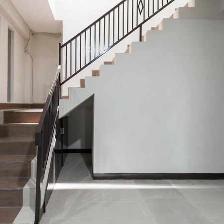 Reddoorz Near Grand City Mall 2 Surabaya Bagian luar foto