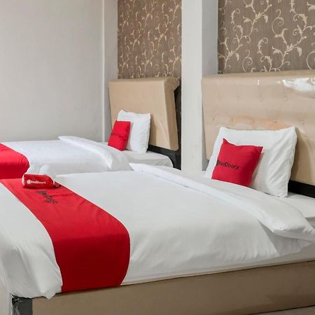 Reddoorz Near Grand City Mall 2 Surabaya Bagian luar foto