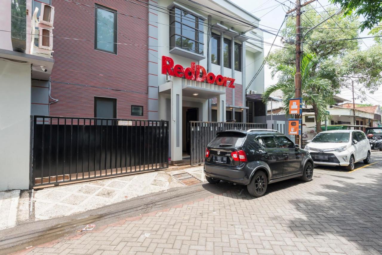 Reddoorz Near Grand City Mall 2 Surabaya Bagian luar foto