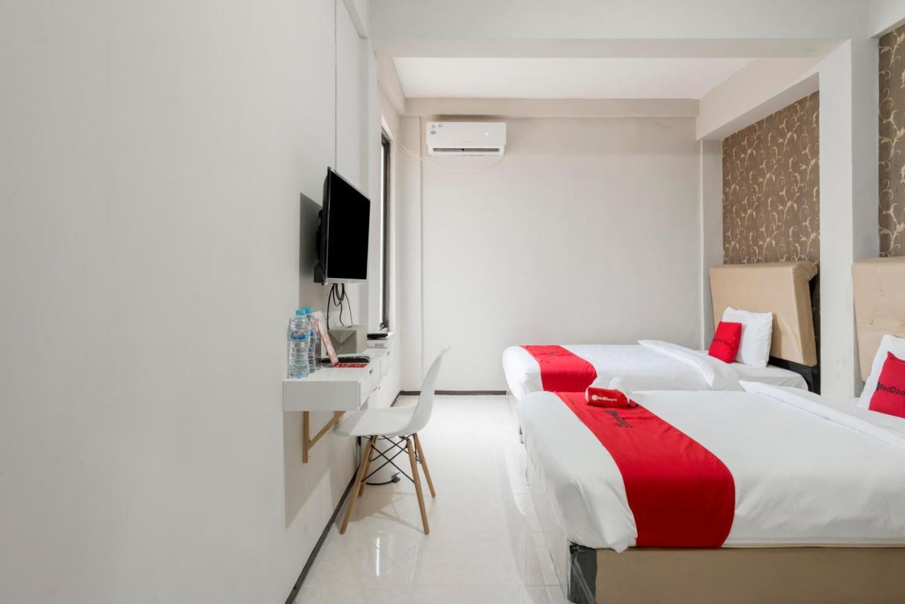Reddoorz Near Grand City Mall 2 Surabaya Bagian luar foto