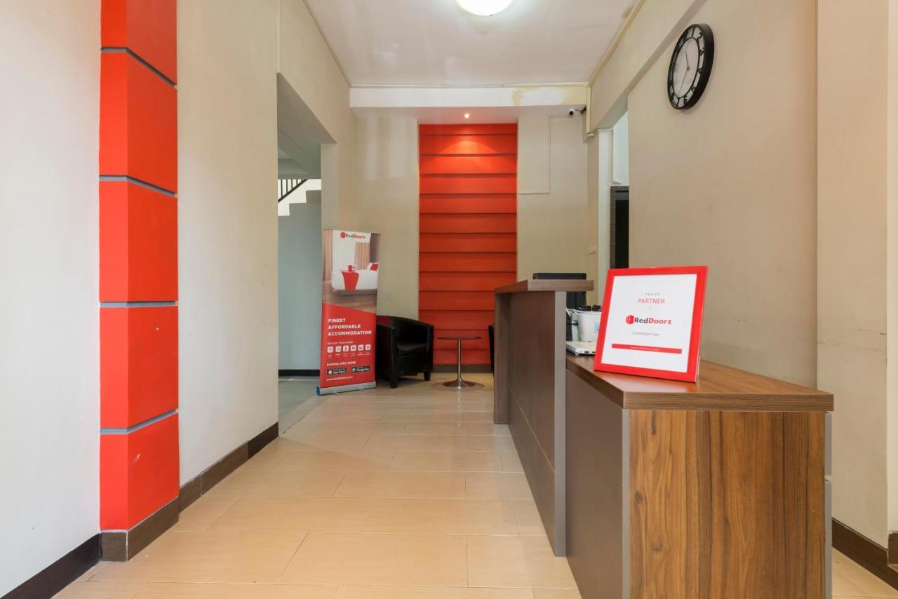 Reddoorz Near Grand City Mall 2 Surabaya Bagian luar foto