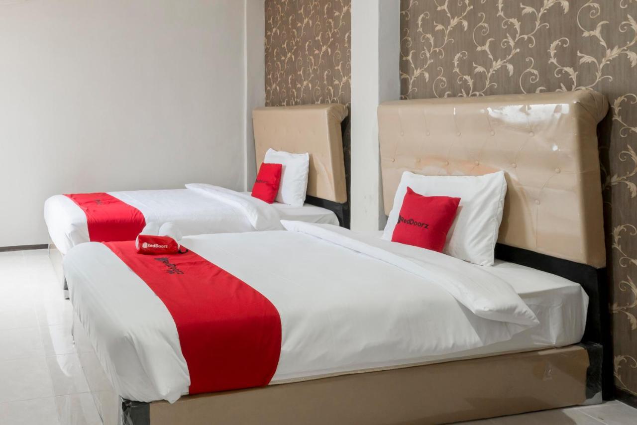 Reddoorz Near Grand City Mall 2 Surabaya Bagian luar foto