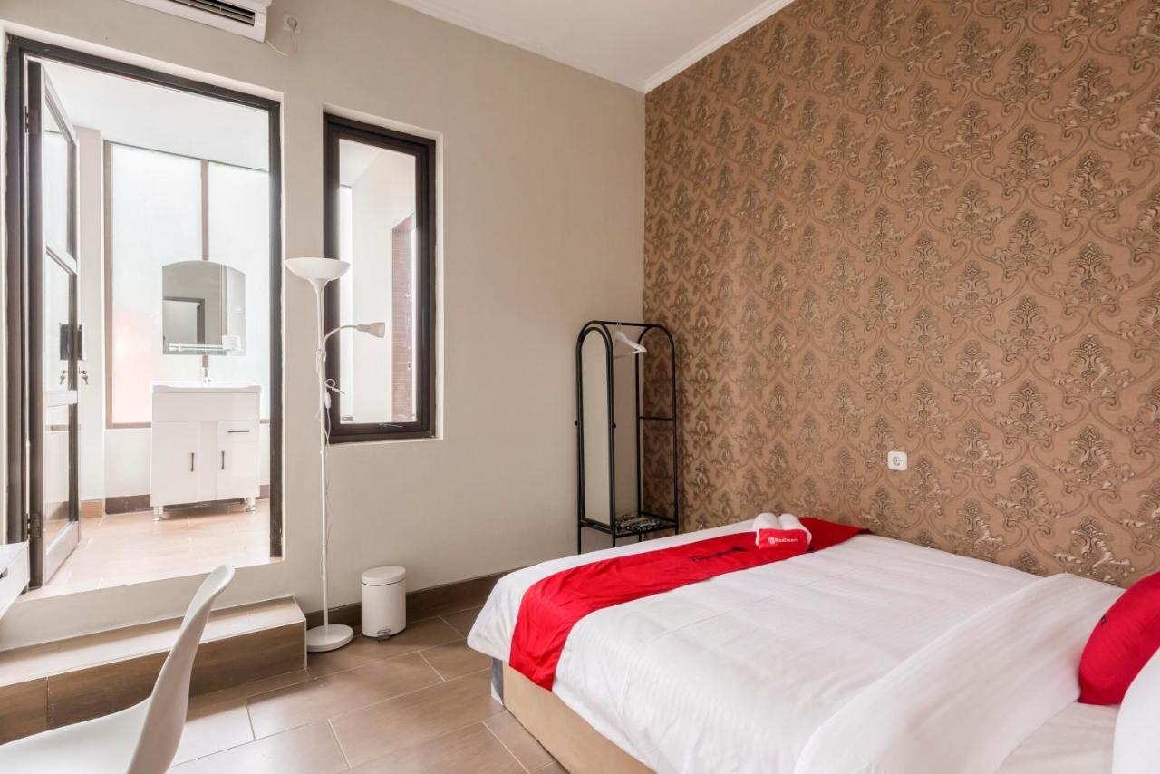 Reddoorz Near Grand City Mall 2 Surabaya Bagian luar foto